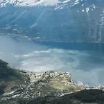 Central Stay Odda *