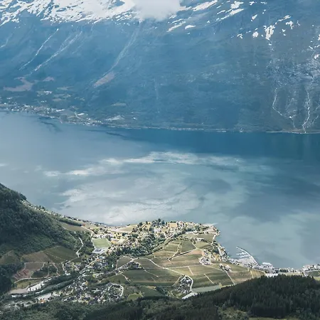 Central Stay Odda *